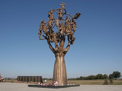 Беслан, памятник "Дерево скорби". Источник - azbvediolgaiva.blogspot.ru Беслан, памятник "Дерево скорби". Источник - azbvediolgaiva.blogspot.ru