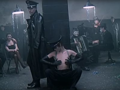 Кадр из фильма "Ночной портье" Кадр из фильма "Ночной портье"