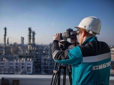 Нефтехимическая компания "Сибур". Фото: zolotnit.ru Нефтехимическая компания "Сибур". Фото: zolotnit.ru