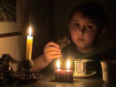 Освещение свечой. Фото: fotki.yandex.ru Освещение свечой. Фото: fotki.yandex.ru