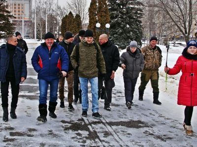 Прогулка националистов. Фото: Александр Воронин, Каспаров.Ru Прогулка националистов. Фото: Александр Воронин, Каспаров.Ru