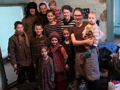 Семья Мартенсов, беженцев от "бездуховности". Источник - vn.ru Семья Мартенсов, беженцев от "бездуховности". Источник - vn.ru