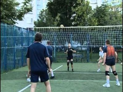 Волейбол на спортивной площадке. Фото: ytube.com.ua Волейбол на спортивной площадке. Фото: ytube.com.ua