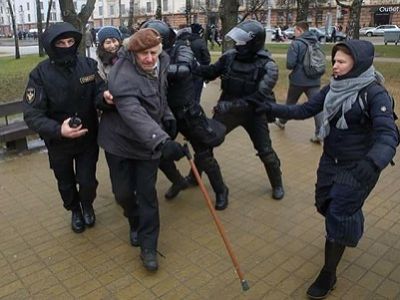 Задержания граждан в Минске, 25.3.17. Источник - svaboda.org/a/dzien-voli-2017/28390495.html Задержания граждан в Минске, 25.3.17. Источник - svaboda.org/a/dzien-voli-2017/28390495.html
