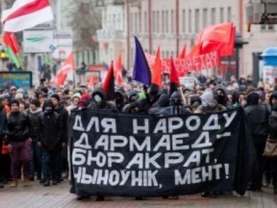 Протесты в Беларуси из-за декрета о "тунеядцах" (самозанятых). Публикуется в www.facebook.com/brewerov Протесты в Беларуси из-за декрета о "тунеядцах" (самозанятых). Публикуется в www.facebook.com/brewerov