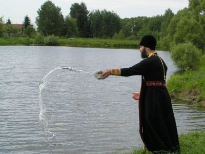 Освящение водоема. Фото: Gzheladmin.ru Освящение водоема. Фото: Gzheladmin.ru