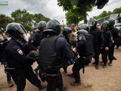 Задержание 12 июня в Петербурге Источник: Rustelegraph Задержание 12 июня в Петербурге Источник: Rustelegraph