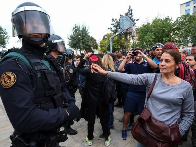 Барселона, противостояние народа и полиции, 1.10.17. Публикуется в www.facebook.com/alexis.lushnikov Барселона, противостояние народа и полиции, 1.10.17. Публикуется в www.facebook.com/alexis.lushnikov