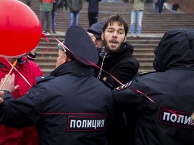 Задержания на акции сторонников Навального. Фото: zona.media Задержания на акции сторонников Навального. Фото: zona.media