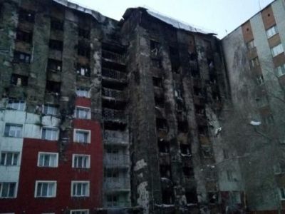 Пожар в жилом доме на ул. Олимпийской в Тюмени. Фото: ИА "Тюменская линия" Пожар в жилом доме на ул. Олимпийской в Тюмени. Фото: ИА "Тюменская линия"