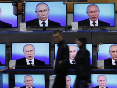 Путин в телевизоре. Фото: PolitRussia.com Путин в телевизоре. Фото: PolitRussia.com