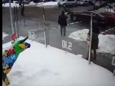 Скриншот с видео ДТП в Киеве. Фото: unian.net Скриншот с видео ДТП в Киеве. Фото: unian.net