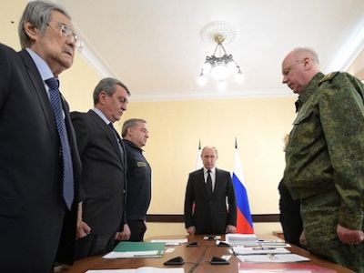 Совещание после пожара в ТЦ в Кемерово. Фото: kremlin.ru Совещание после пожара в ТЦ в Кемерово. Фото: kremlin.ru