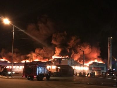 Пожар в гипермаркете. Фото: Зоя Звездина, Каспаров.Ru Пожар в гипермаркете. Фото: Зоя Звездина, Каспаров.Ru