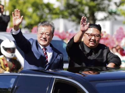 Президент Южной Кореи Мун Чжэ Ин и диктатор Севера Ким Чен Ын в Пхеньяне. Фото: AP Президент Южной Кореи Мун Чжэ Ин и диктатор Севера Ким Чен Ын в Пхеньяне. Фото: AP