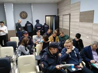 "Незванные соучредители". Фото: Сергей Горчаков. Каспаров.Ru "Незванные соучредители". Фото: Сергей Горчаков. Каспаров.Ru