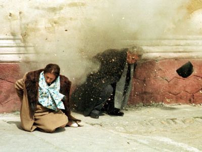 Расстрел Елены и Николае Чаушеску, Румыния, дек. 1989. Фото: adam.pluska.sk Расстрел Елены и Николае Чаушеску, Румыния, дек. 1989. Фото: adam.pluska.sk