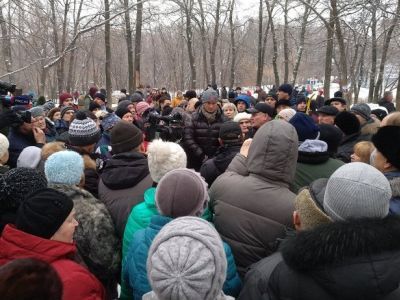 Сход в защиту лесопарка. Фото: Владимир Лапкин, Каспаров.Ru Сход в защиту лесопарка. Фото: Владимир Лапкин, Каспаров.Ru