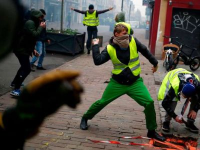 Протесты "желтых жилетов" во Франции. Фото: AFP Протесты "желтых жилетов" во Франции. Фото: AFP