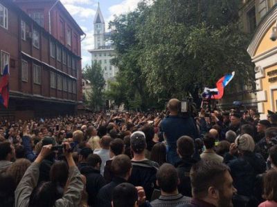 Акция за допуск независимых кандидатов на выборы, Москва июль 2019 год. Фото: BBC Акция за допуск независимых кандидатов на выборы, Москва июль 2019 год. Фото: BBC