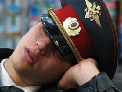 Сон полицейского. Фото: Rostovgazeta.ru Сон полицейского. Фото: Rostovgazeta.ru