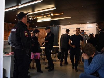Обыск в штабе Алексея Навального в Петербурге. Фото: telegram-канал Штаба Навального. Обыск в штабе Алексея Навального в Петербурге. Фото: telegram-канал Штаба Навального.