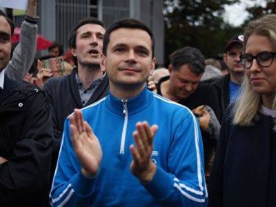 Иван Жданов, Илья Яшин и Любовь Соболь. Фото: Валерий Мельников / РИА Новости Иван Жданов, Илья Яшин и Любовь Соболь. Фото: Валерий Мельников / РИА Новости