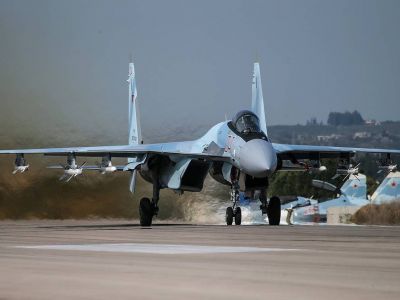 Су-35 на аэродроме авиабазы Хмеймим. Фото: Валерий Шарифулин/ТАСС Су-35 на аэродроме авиабазы Хмеймим. Фото: Валерий Шарифулин/ТАСС