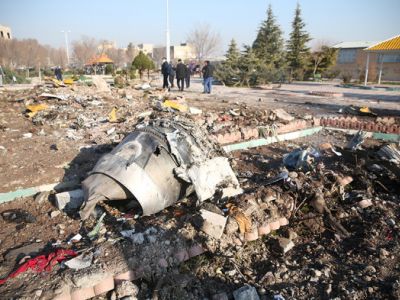 Последствия крушения украинского Boeing в Иране. Фото: Nazanin Tabatabaee / WANA / Reuters Последствия крушения украинского Boeing в Иране. Фото: Nazanin Tabatabaee / WANA / Reuters