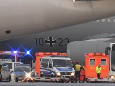 Airbus A310 с эвакуированными из Китая пассажирами приземлился во Франкфурте. Фото: Boris Roessler / dpa Airbus A310 с эвакуированными из Китая пассажирами приземлился во Франкфурте. Фото: Boris Roessler / dpa