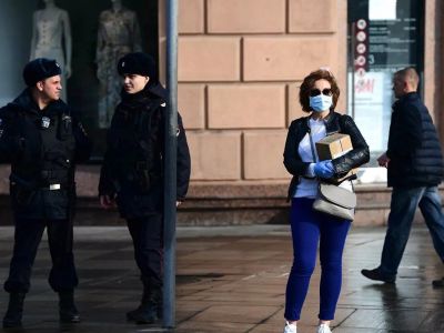 Сотрудники полиции и прохожие на улице Москвы. Фото: Алексей Майшев / РИА Новости Сотрудники полиции и прохожие на улице Москвы. Фото: Алексей Майшев / РИА Новости