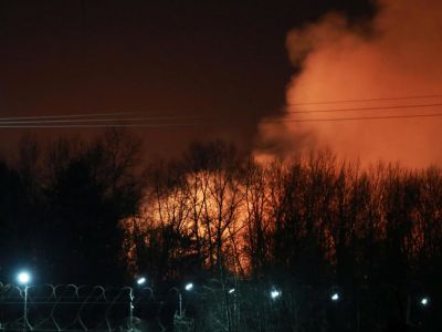 Пожар в ИК-15 Иркутской области. 10 апреля 2020 год. Фото: Evgeny Kozyrev / REUTERS Пожар в ИК-15 Иркутской области. 10 апреля 2020 год. Фото: Evgeny Kozyrev / REUTERS