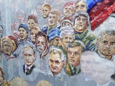 Мозаика на стене строящегося храма вооруженных сил. Фото: echo.msk.ru Мозаика на стене строящегося храма вооруженных сил. Фото: echo.msk.ru