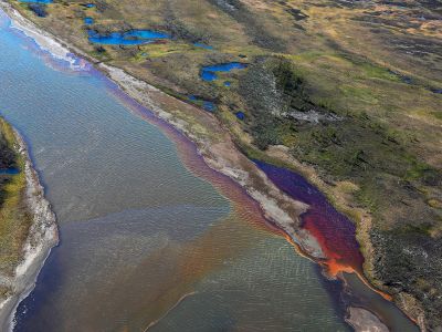 Последствия разлива нефтепродуктов в Норильске. Фото: Вадим Кофман / Пресс-служба губернатора Красноярского края / РИА Новости Последствия разлива нефтепродуктов в Норильске. Фото: Вадим Кофман / Пресс-служба губернатора Красноярского края / РИА Новости