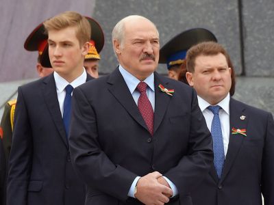 Николай и Александр Лукашенко Фото: twimg.com Николай и Александр Лукашенко Фото: twimg.com