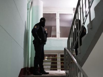 Силовики в доме Л.Соболь. Фото: Belsat.tv Силовики в доме Л.Соболь. Фото: Belsat.tv