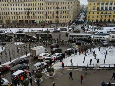 Перекрытая ОМОНом Сенная площадь, Санкт-Петербург, 31.01.21. Фото: "Эхо Москвы в Санкт-Петербурге" Перекрытая ОМОНом Сенная площадь, Санкт-Петербург, 31.01.21. Фото: "Эхо Москвы в Санкт-Петербурге"
