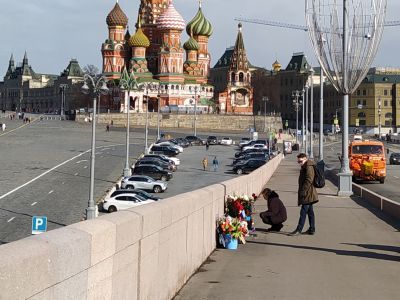 Немцов мост. 3 апреля 2021 года. Фото: Карина Старостина Немцов мост. 3 апреля 2021 года. Фото: Карина Старостина