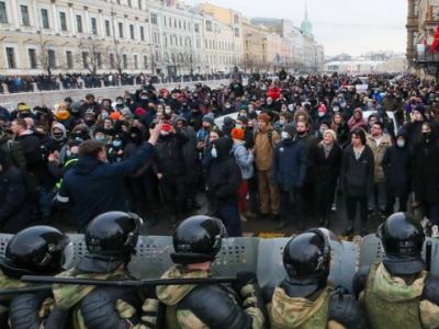 Акция за освобождение Алексея Навального в Петербурге 31 января. Фото: PETER KOVALEV/TASS Акция за освобождение Алексея Навального в Петербурге 31 января. Фото: PETER KOVALEV/TASS