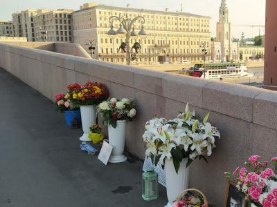 Немцов мост. 27 мая 2021 года. Фото: Карина Старостина Немцов мост. 27 мая 2021 года. Фото: Карина Старостина