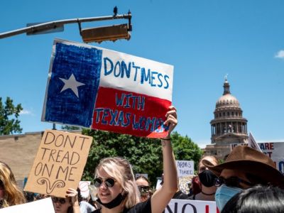 Акция противников закона о запрете абортов в Техасе. Фото: Getty Images Акция противников закона о запрете абортов в Техасе. Фото: Getty Images