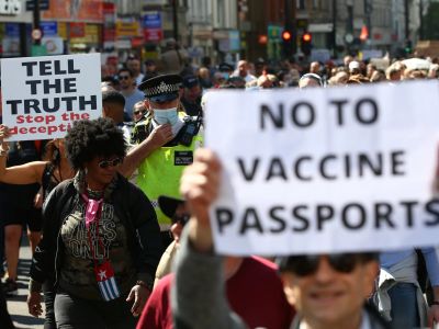 Протесты в Британии против введения "ковид-паспортов". Фото: Getty Images Протесты в Британии против введения "ковид-паспортов". Фото: Getty Images