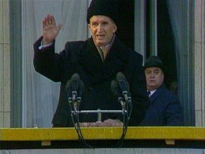 Николае Чаушеску на последнем митинге в своей жизни, 21.12.1989. Фото: eska.livejournal.com Николае Чаушеску на последнем митинге в своей жизни, 21.12.1989. Фото: eska.livejournal.com