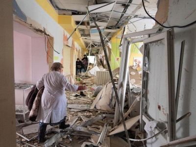 Роддом в Мариуполе после удара "освободителей". Фото: t.me/uniannet Роддом в Мариуполе после удара "освободителей". Фото: t.me/uniannet