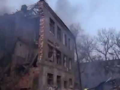 Последствия авиаудара по Днепру, 11.03.22. Скрин видео t.me/chtede Последствия авиаудара по Днепру, 11.03.22. Скрин видео t.me/chtede