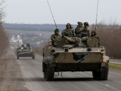 Российские военные на танке с символом "Z" в Мариуполе, 10 апреля, 2022 год. Фото: Alexander Ermochenko / Reuters Российские военные на танке с символом "Z" в Мариуполе, 10 апреля, 2022 год. Фото: Alexander Ermochenko / Reuters
