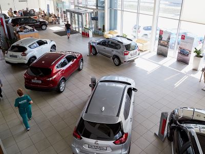 Автосалон. Фото: Shutterstock Автосалон. Фото: Shutterstock