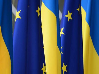 Флаги Украины и Европейского Союза. Фото: Алексей Витвицкий / РИА Новости Флаги Украины и Европейского Союза. Фото: Алексей Витвицкий / РИА Новости