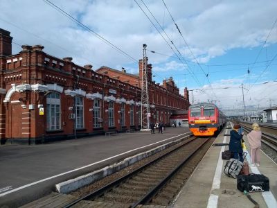 Железнодорожный вокзал станции Кавказская в городе Кропоткине Краснодарского края. Фото: Yandex.ru/maps Железнодорожный вокзал станции Кавказская в городе Кропоткине Краснодарского края. Фото: Yandex.ru/maps