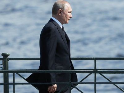 Путин в день ВМФ, 31.07.22. Фото: iz.ru Путин в день ВМФ, 31.07.22. Фото: iz.ru